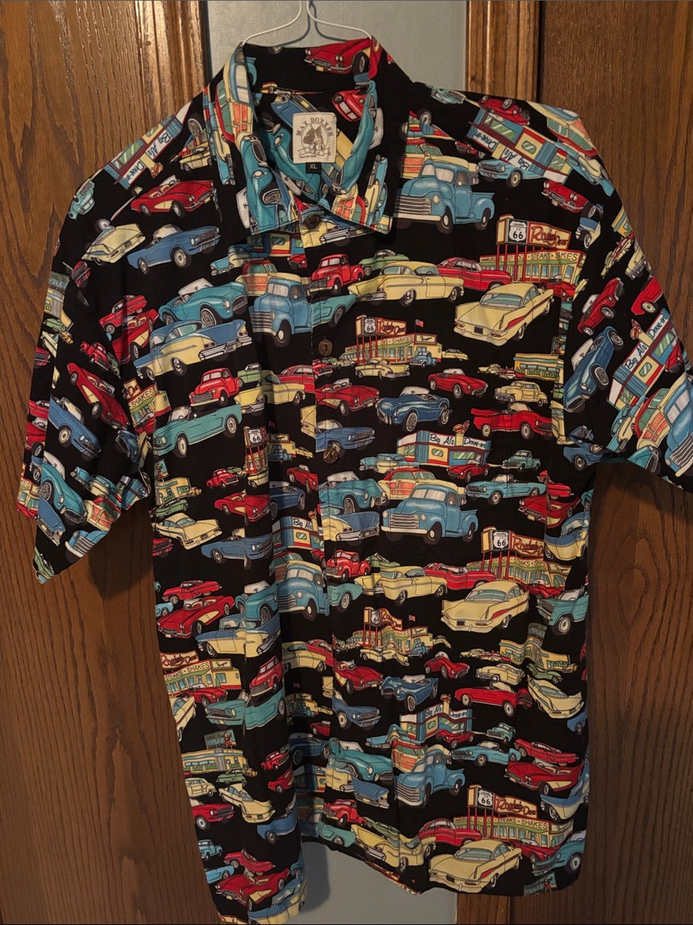 Vintage Car Print Short-Sleeve Button-Down Shirt - Black